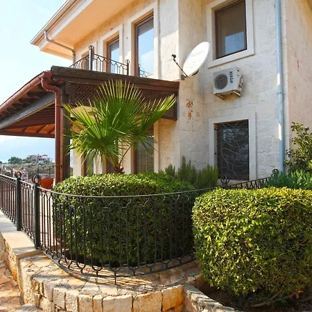 Antiphellos Villari B فيلة